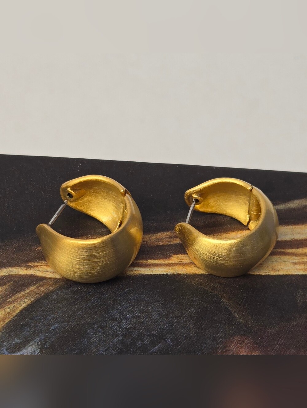 Dean Davidson Flow Huggie Hoop Earrings - Picture 7 of 11